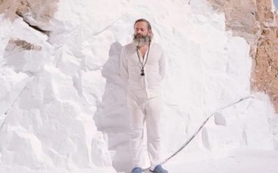 “LES ROCHERS FAUVES”, L’AMOUR DE CLÉMENT CHAPILLON POUR L’ÎLE GRECQUE D’AMORGOS