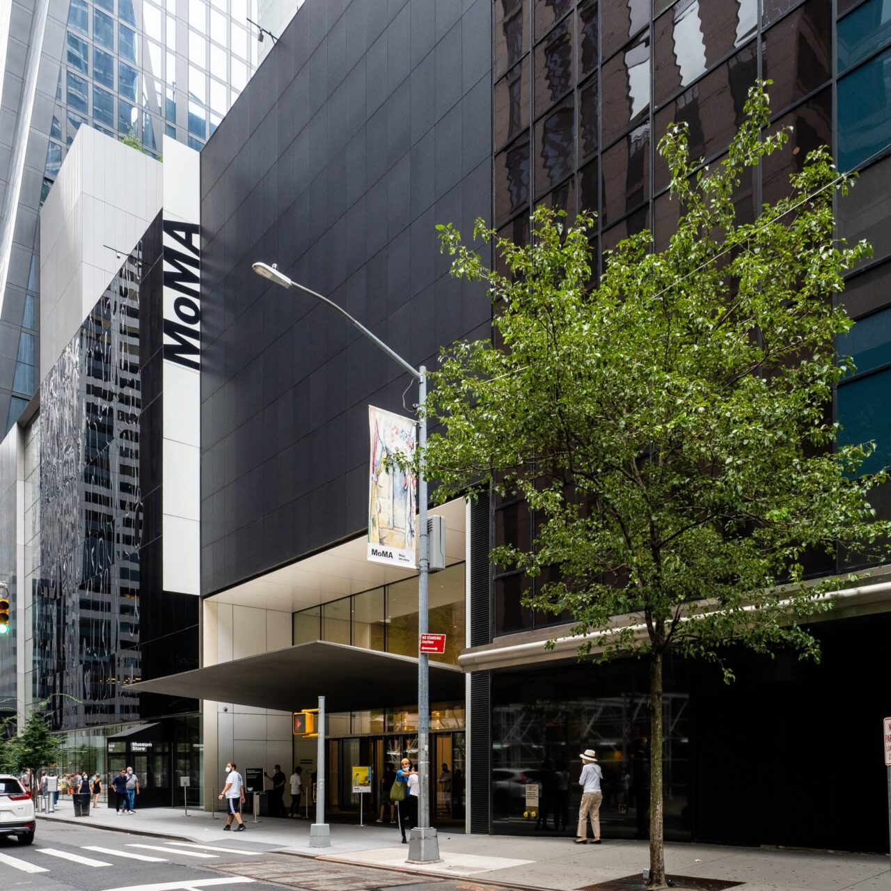 Façade du Museum of Modern Art (MoMA) sur la 53e rue à New York